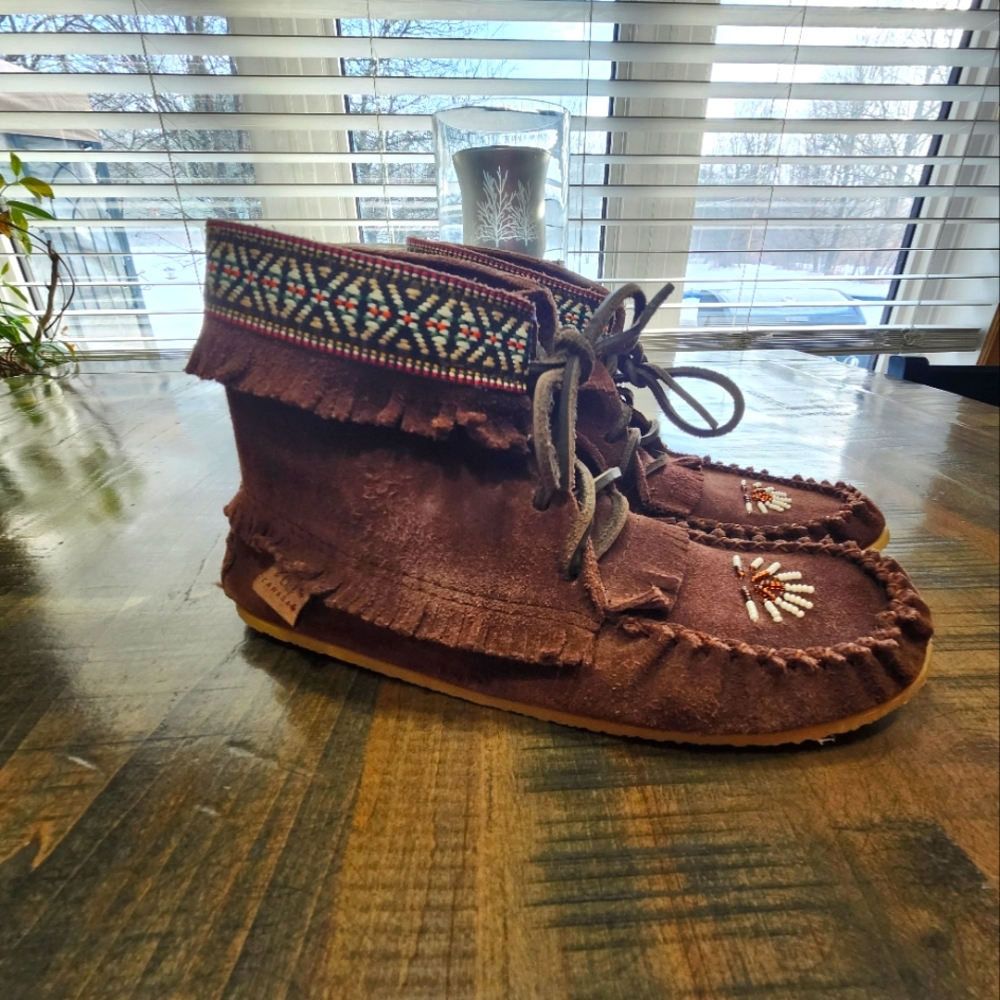 Laurentian Chief Chocolate Brown Suede Leather  Beaded Moccasin Booties Size 7